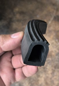 D-shaped extruded rubber RV seal